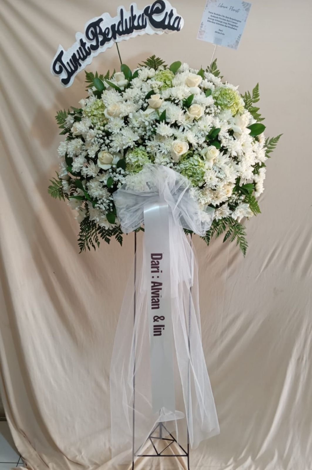 Standing flower duka cita Cikarang dikirim ke rumah duka Bekasi