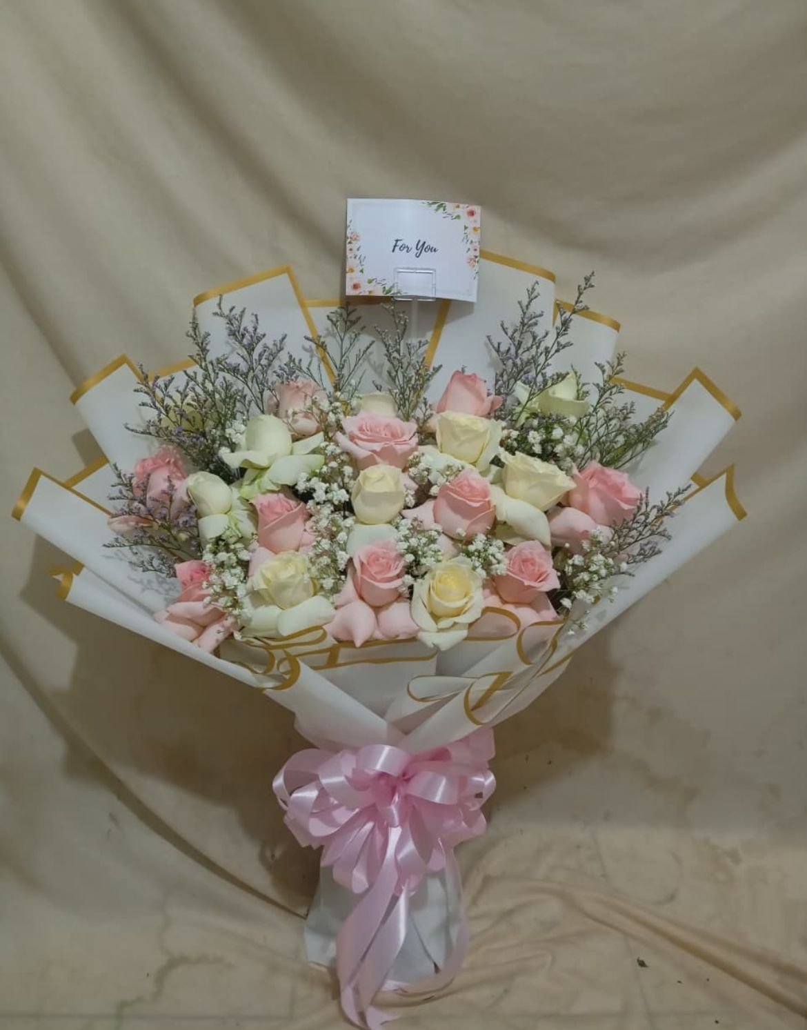 Buket Hari Ibu di Tarumajaya dari toko bunga Cassiopeia Florist
