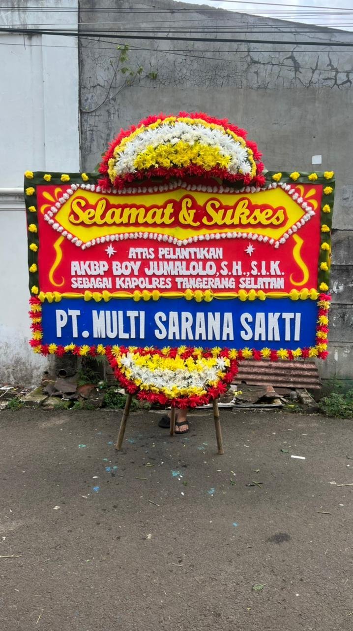 Bunga papan pelantikan di Sukatani untuk acara resmi