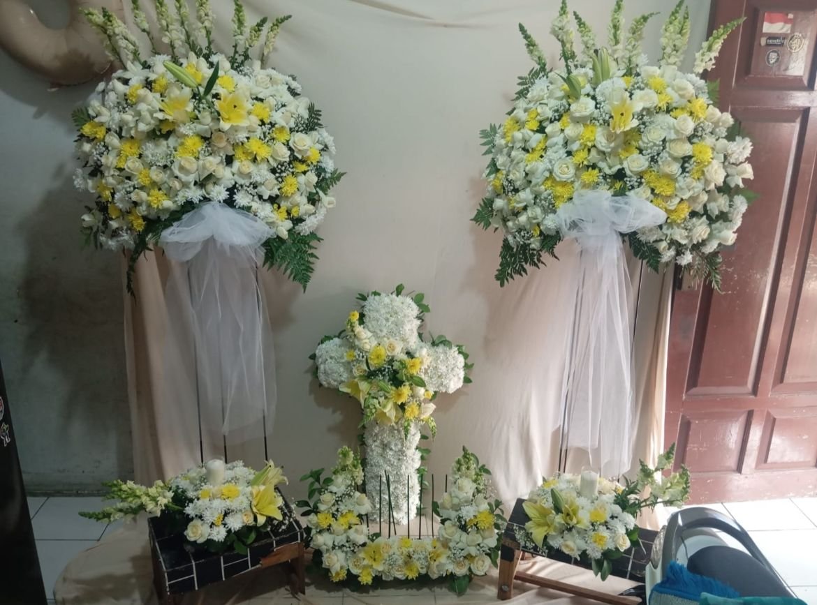 Paket Lengkap Bunga Dekorasi Rumah Duka di Pebayuran Paket lengkap bunga dekorasi rumah duka di Pebayuran Bekasi