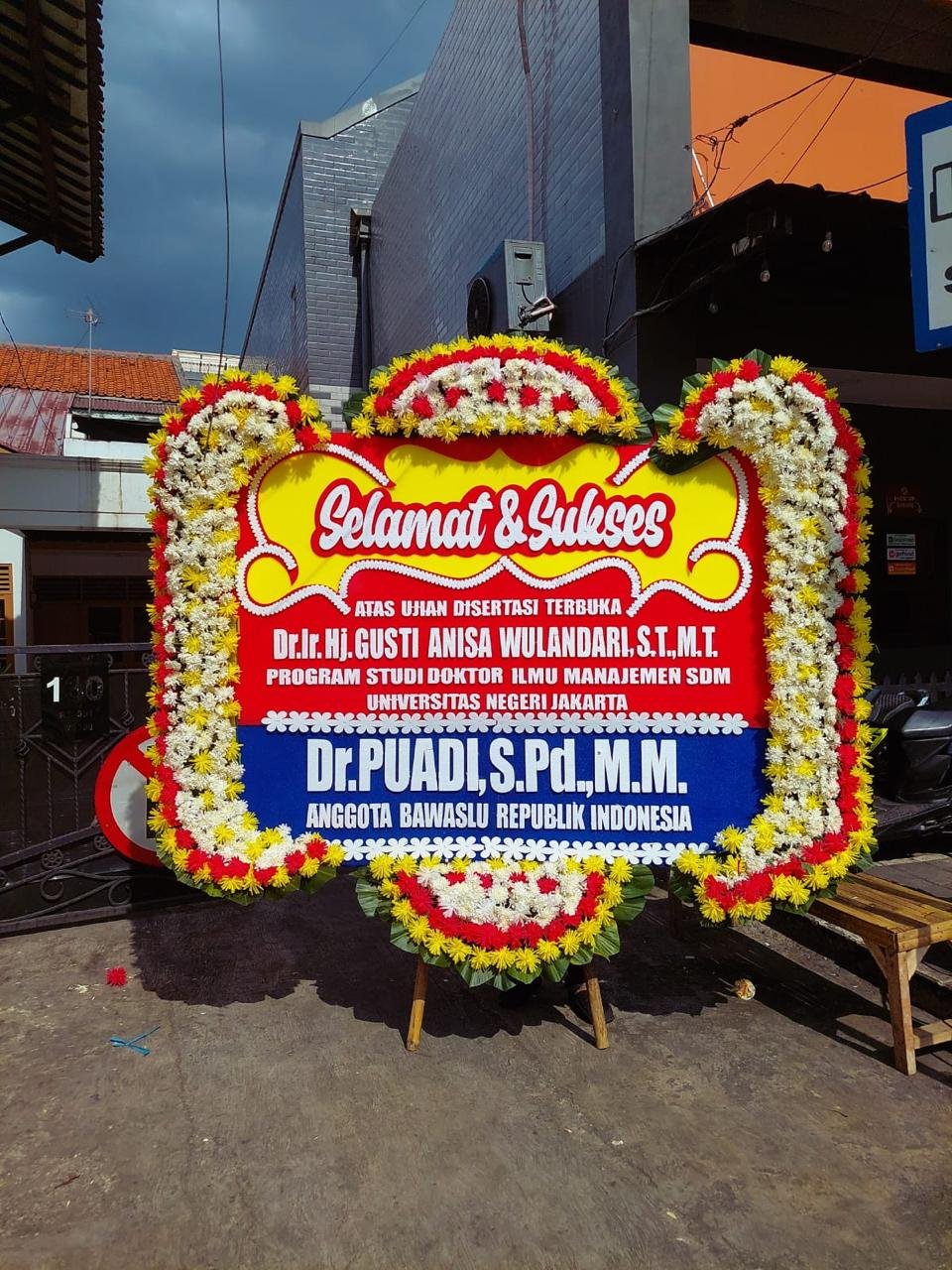 Bunga papan congratulations grand opening di Serang Baru Bekasi