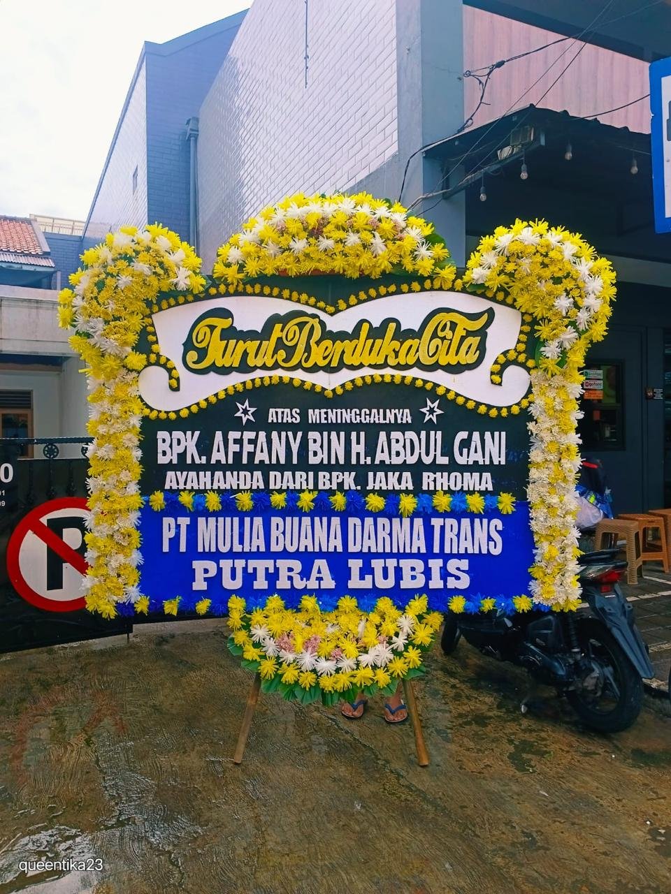 Bunga papan duka cita di Serang Baru Bekasi dengan pengerjaan cepat