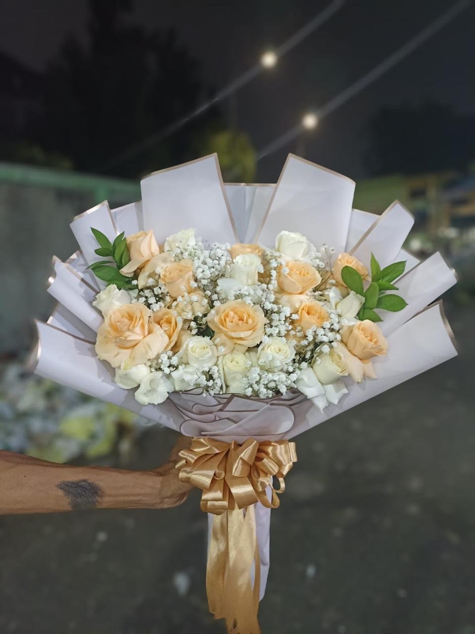 Hand Bouquet Mawar di Sukakarya Hand bouquet mawar romantis untuk valentine dan hari ibu di Sukakarya