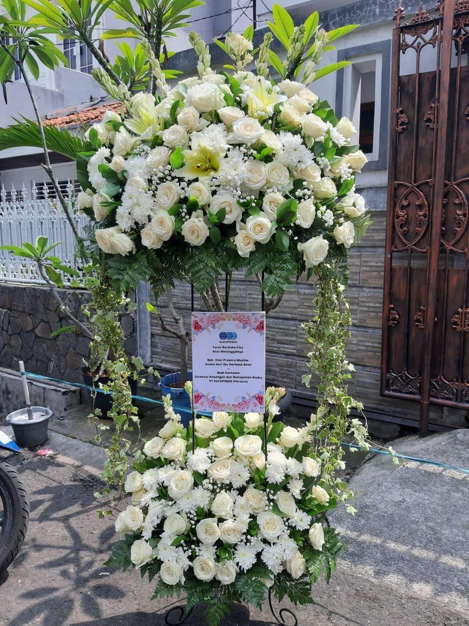 Bunga papan duka cita Waluya