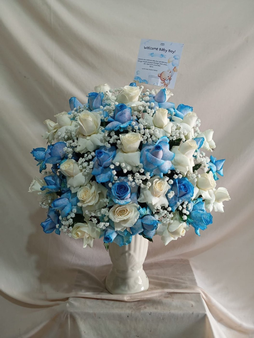 Bunga vas mawar biru dan putih Cikarang welcome baby boy