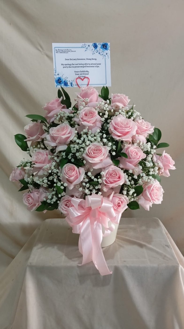 Bunga vas mawar pink soft Cikarang dengan baby breath untuk get well