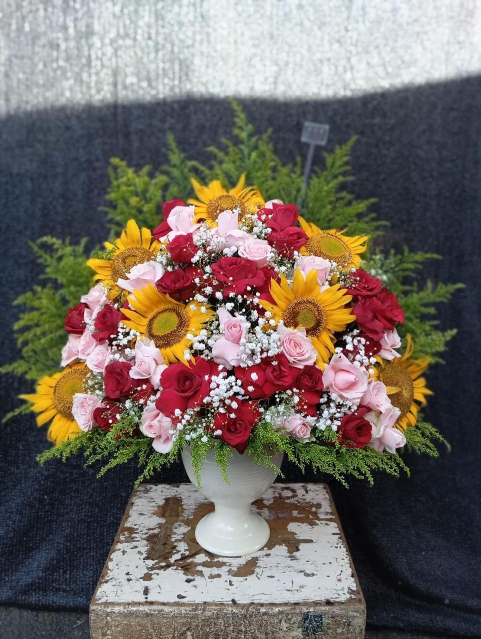 Bunga meja sunflower mawar merah pink Cikarang rangkaian ceria